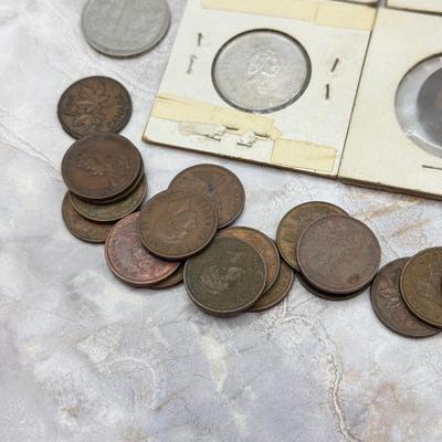 LOT 557J: Vintage “VOTE CARTER” Jimmy Carter Medallion/Coin, Canadian Pennies & Collection of Foreign Coins