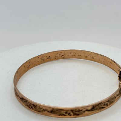 LOT 562J: Antique Victorian Gold Filled Unsigned Engraved Design Child’s Adjustable Bangle Bracelet