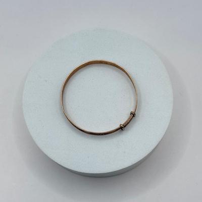 LOT 562J: Antique Victorian Gold Filled Unsigned Engraved Design Child’s Adjustable Bangle Bracelet