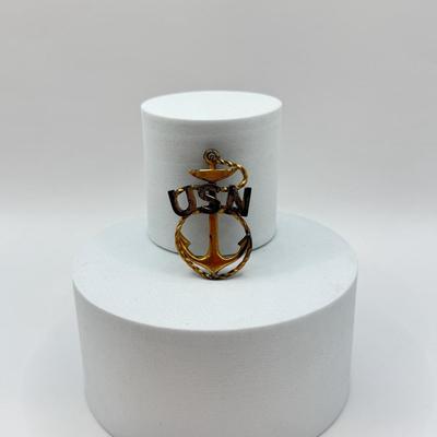 LOT 565J: Early 1900s US Navy Chief Petty Officer Hat Badge (Gilt & Silvered Brass)