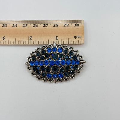 LOT 568J: Vintage Hollycraft Silvertone Blue Rhinestone Brooch