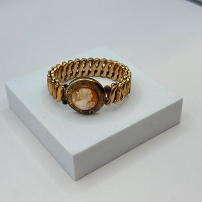 LOT 580J: Antique c. 1920s DFB Co Carmen Cameo Sweetheart Expandable Bracelet