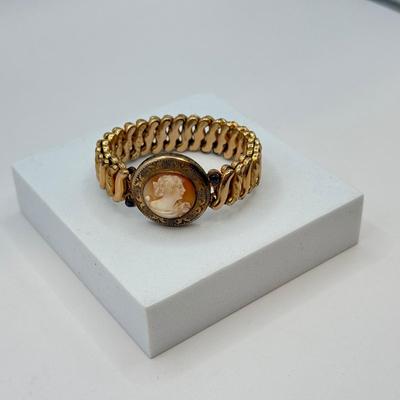 LOT 580J: Antique c. 1920s DFB Co Carmen Cameo Sweetheart Expandable Bracelet