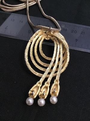 Pretty Gold Tone Faux Pearl Fashion Necklace