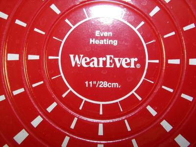 WearEver 11" non-stick griddle/skillet, clean.
