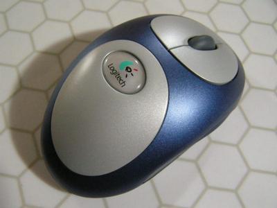 Logitech cordless mouse. Looks like new/unused.