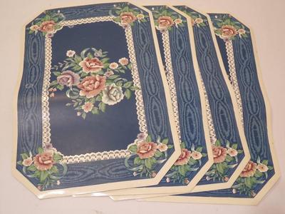 Set of 4 chair cushions & 4 matching place mattes
