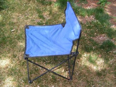 Portable fold up camp/fishing/lawn chair with carry case