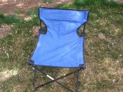 Portable fold up camp/fishing/lawn chair with carry case