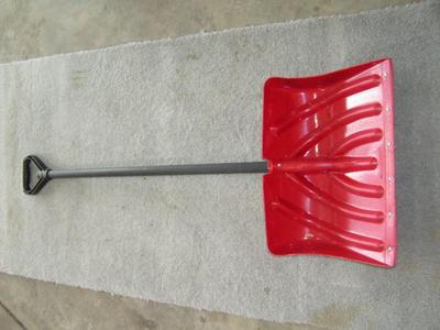 Snow shovel, Metal edge reinforcement. It WILL snow again
