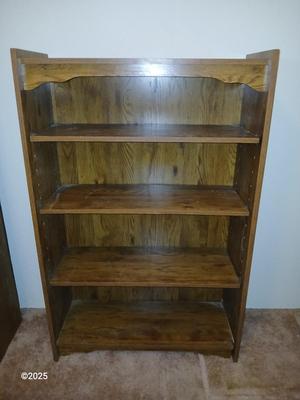 Bookshelf with 4 Adjustable Shelves – Classic Design