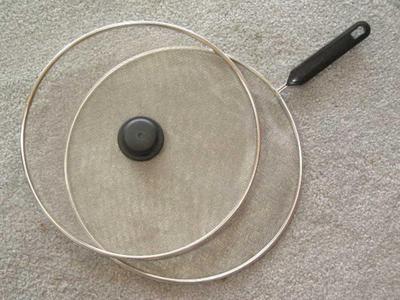 Set of 2, stainless steel mesh spatter guards for skillets,