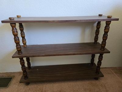 Vintage 3-Tier Turned Wood Shelf – Classic & Sturdy