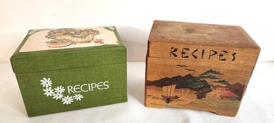Lot #29 Pair of Vintage Recipe Boxes full of recipes
