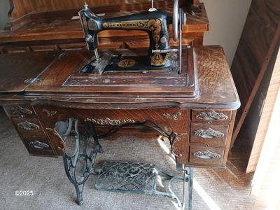 Antique Franklin Treadle Sewing Machine in Oak Cabinet – Ornate Cast Iron Base