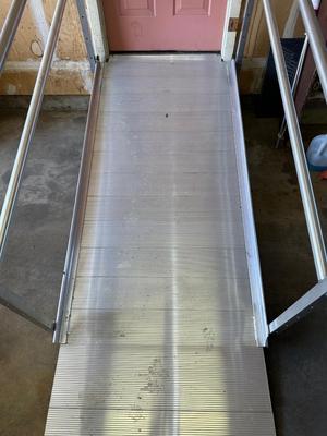 ALUMINUM MOBILITY RAMP