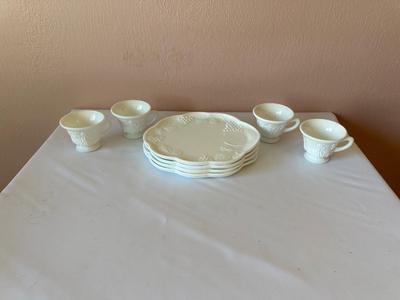 VINTAGE 8 - PIECE SNACK SET