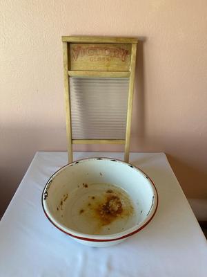 NATIONAL GLASS WASHBOARD NO 512 AND A LARGE ENAMEL BOWL