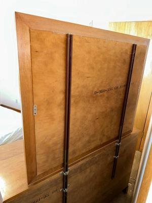8 DRAWER DRESSER WITH MIRROR