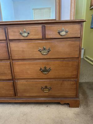 8 DRAWER DRESSER WITH MIRROR
