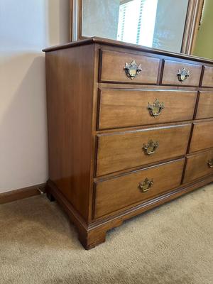 8 DRAWER DRESSER WITH MIRROR