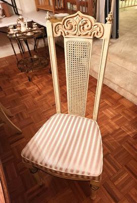 Lot #44 1970's French Provincial (Farmhouse) style Dining Room Table = 6 Chairs - one Leaf