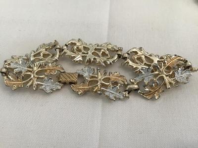 Sarah Coventry Gold Silver Tone Bracelet