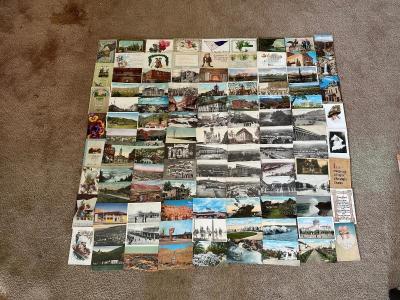 A LARGE LOT OF VINTAGE POSTCARDS
