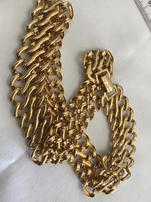 Beautiful Gold Tone Collar Fashion Necklace