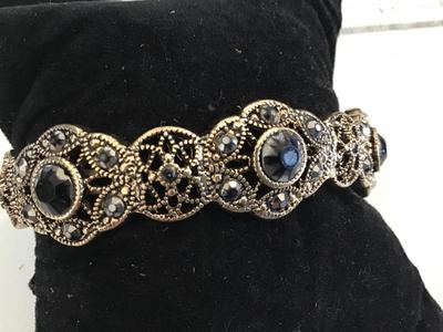 Monet Fashion Bracelet