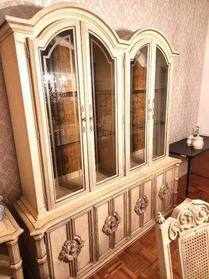 Lot #54 Vintage 1970's Stanley Furniture Company Lighted China Cabinet