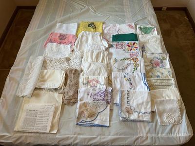 NAPKINS, DOILIES AND MORE
