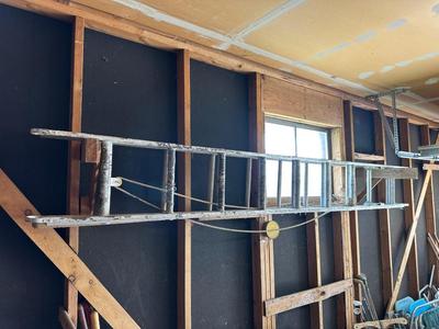 ALUMINUM EXTENSION LADDER