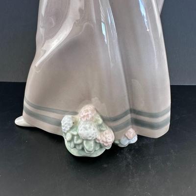 Lladro figurine 1311 "Little Dogs on Hip"