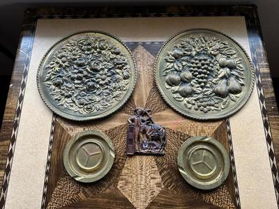 METAL WALL DECOR AND 2 METAL ASHTRAYS