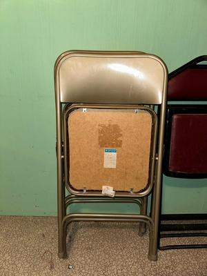 6 METAL FOLDING CHAIRS