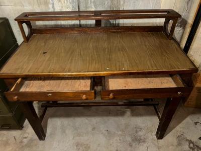 VINTAGE STANDING DESK