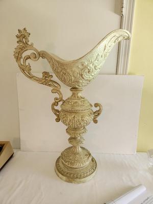 Lot #70 Vintage 1970's Plastic/Resin Decorative Urn