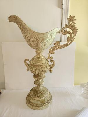 Lot #70 Vintage 1970's Plastic/Resin Decorative Urn