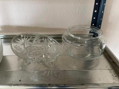 VARIETY OF GLASSWARE