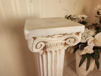 Lot #72 Plaster Display Column - a bit chippy