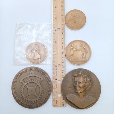 LOT 5: Set of 5 Metal Medallions- John Eager Howard, Stoney-Point Expugnatum, David Rittenhouse & More