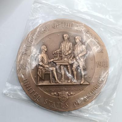 LOT 7: Set of 5 Metal Medallions- Warren E. Burger, Hubert H. Humphrey, Andrew Johnson & More