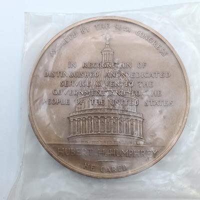 LOT 7: Set of 5 Metal Medallions- Warren E. Burger, Hubert H. Humphrey, Andrew Johnson & More