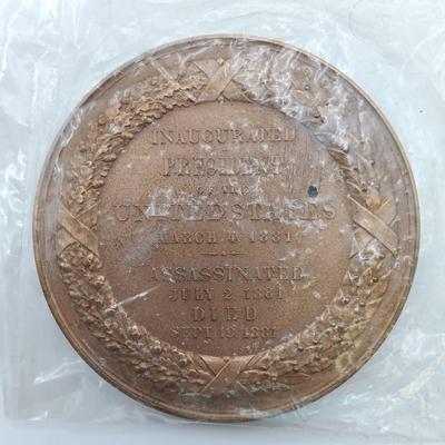 LOT 7: Set of 5 Metal Medallions- Warren E. Burger, Hubert H. Humphrey, Andrew Johnson & More