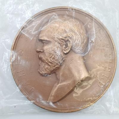 LOT 7: Set of 5 Metal Medallions- Warren E. Burger, Hubert H. Humphrey, Andrew Johnson & More