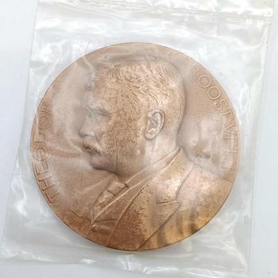 LOT 18: Set of 5 Metal Medallions- Alexander Hamilton, Theodore Roosevelt & More