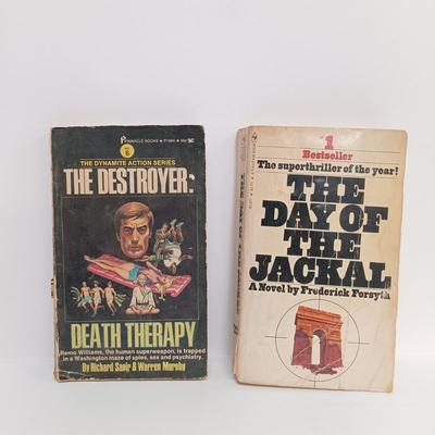 LOT 109: The Fabulous Furry Freak Bros. 1971 Rip Off Press #1, Man From UNCLE Paperbacks, Shorthand Books & More