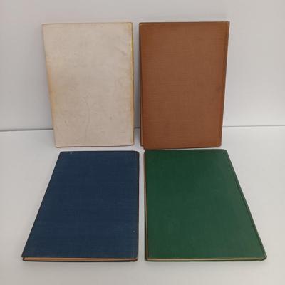 LOT 110: Vintage/Antique Chess and Checkers Books