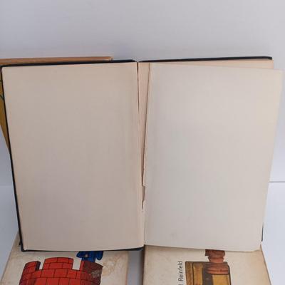 LOT 110: Vintage/Antique Chess and Checkers Books